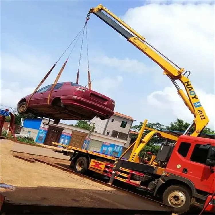 嘉积镇吊车吊汽车的正确方法